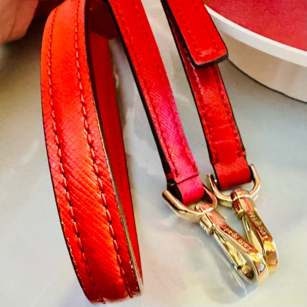 Kate Spade Love Shake Heart-Shaped Crossbody Bag Red Leather w heart Patch - GUC - Picture 8 of 15